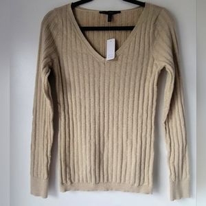 WHITE HOUSE BLACK MARKET Sweater Ribbed Stretch Classic V-Neck NEW!!